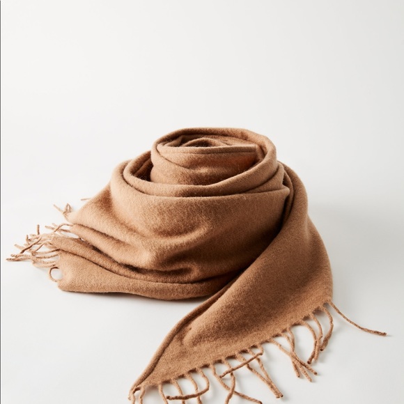 Aritzia Accessories - Aritzia Main Character | Triangle Fringe Scarf